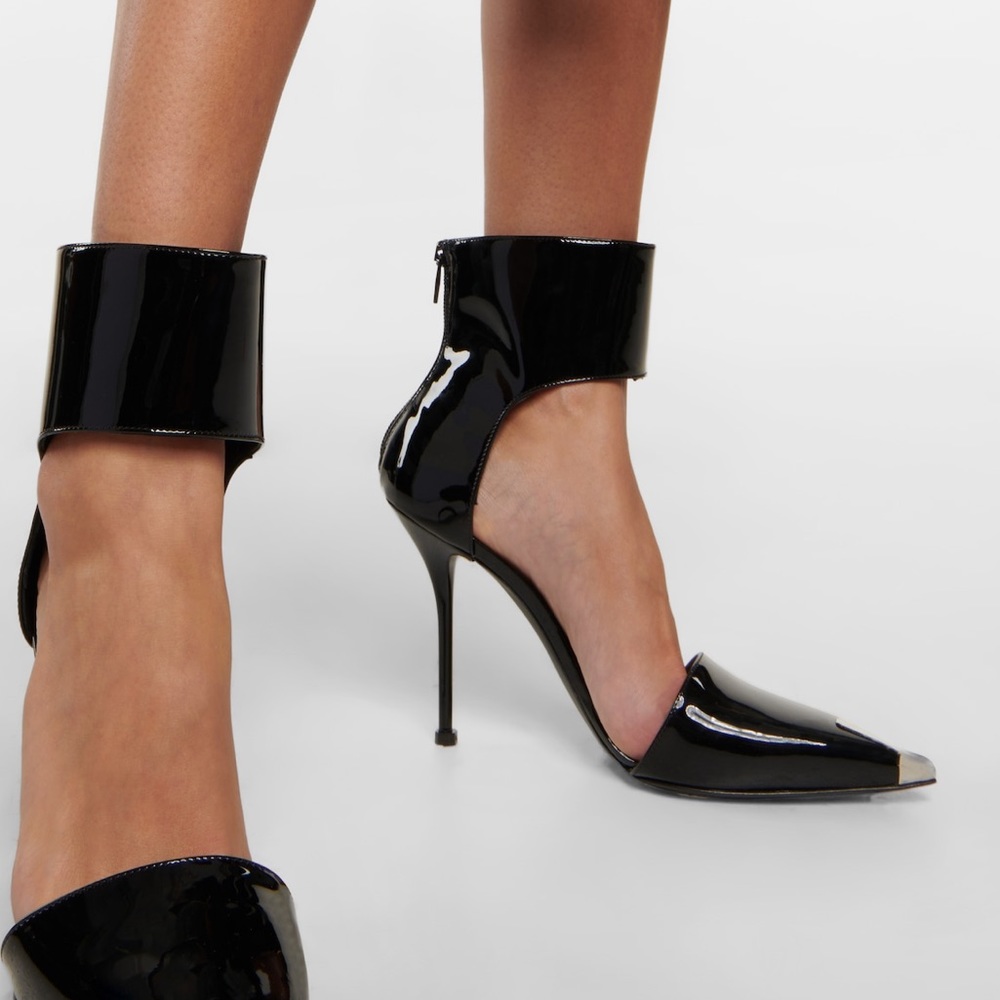 ALEXANDER MCQUEEN-Harness Punk Patent Leather Pumps - Picture 14 of 15